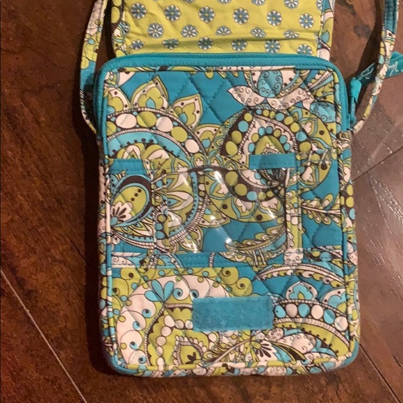 Vera Bradley Croas Body Bag - Picture 5 of 7